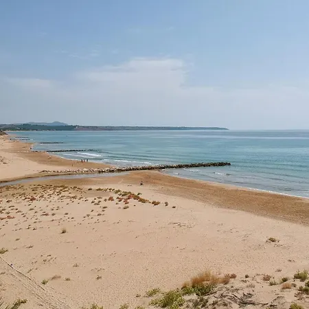 بيت للعطل Al Mare *