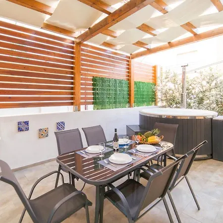 بيت للعطل Al Mare *