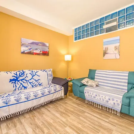 Al Mare بيت للعطل